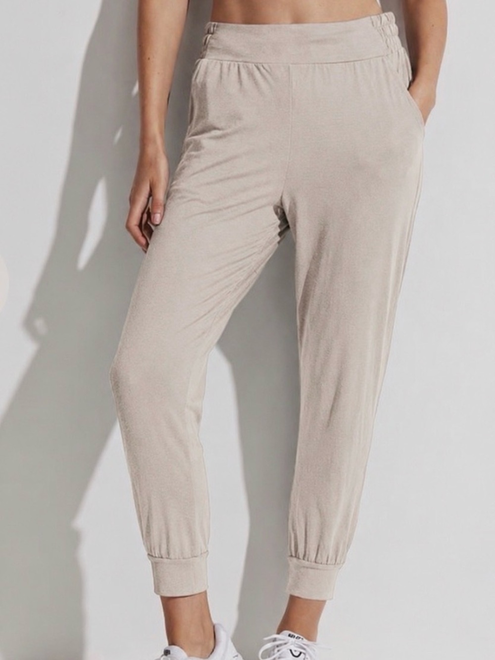 NWT Varley Siena Jogger in Beige